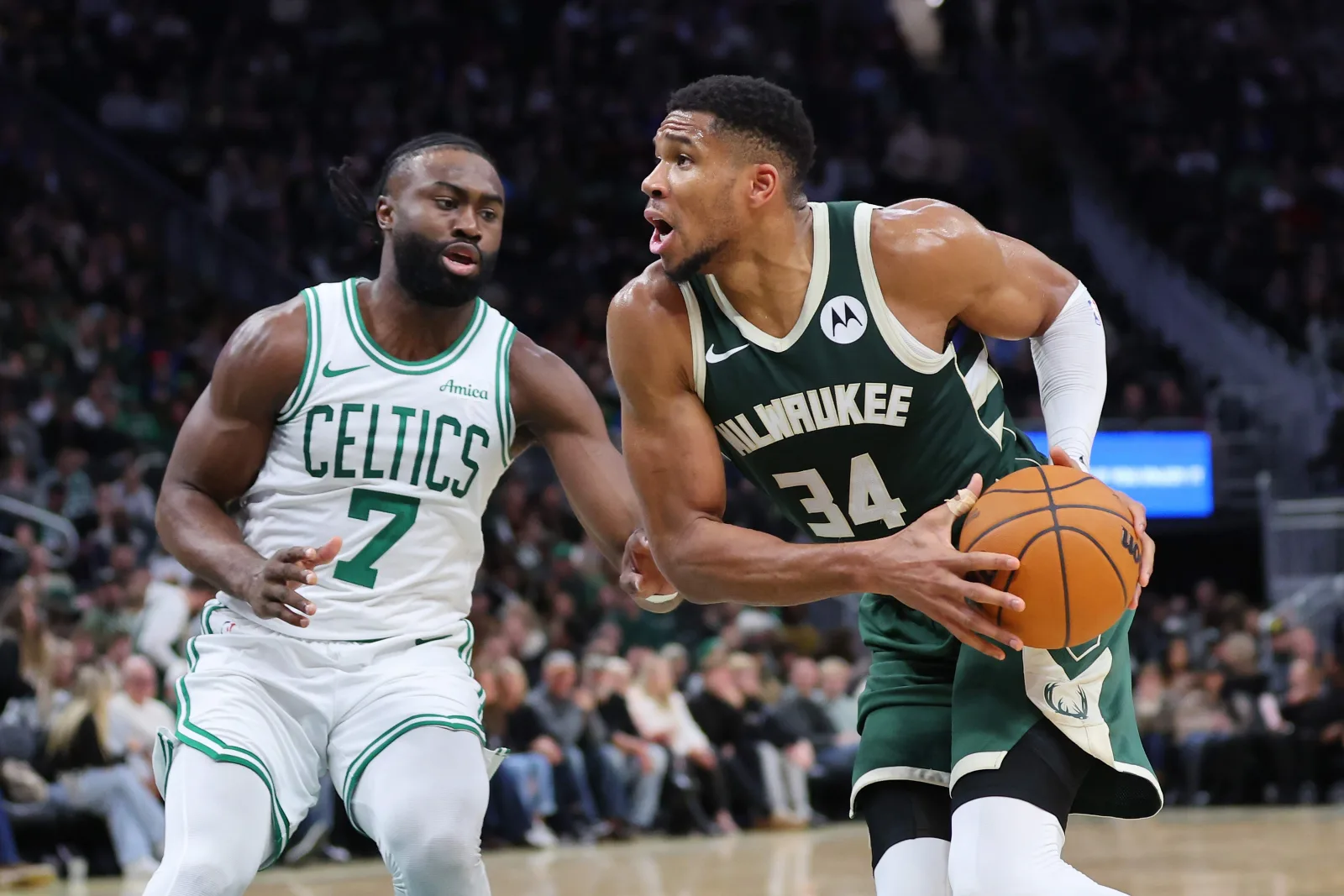 Bucks considerarían retener a Jaylen Brown en una posible operación por Giannis Antetokounmpo
