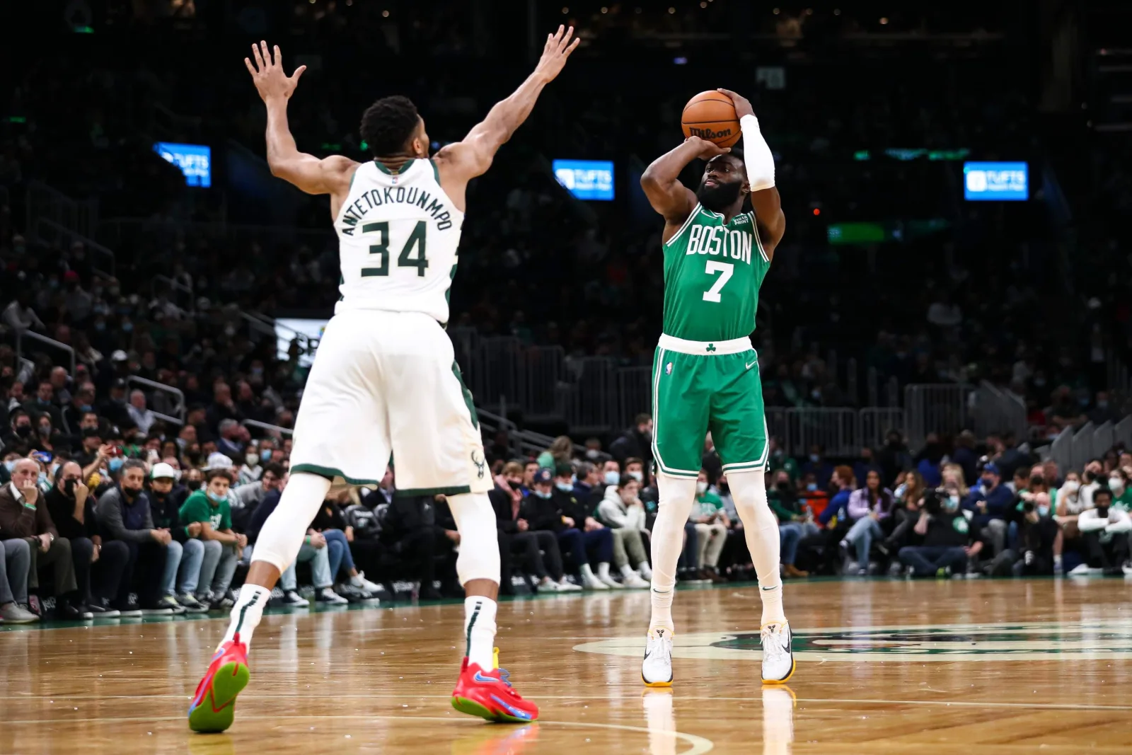 Celtics mantienen condiciones estrictas en negociación por Giannis Antetokounmpo pese al interés