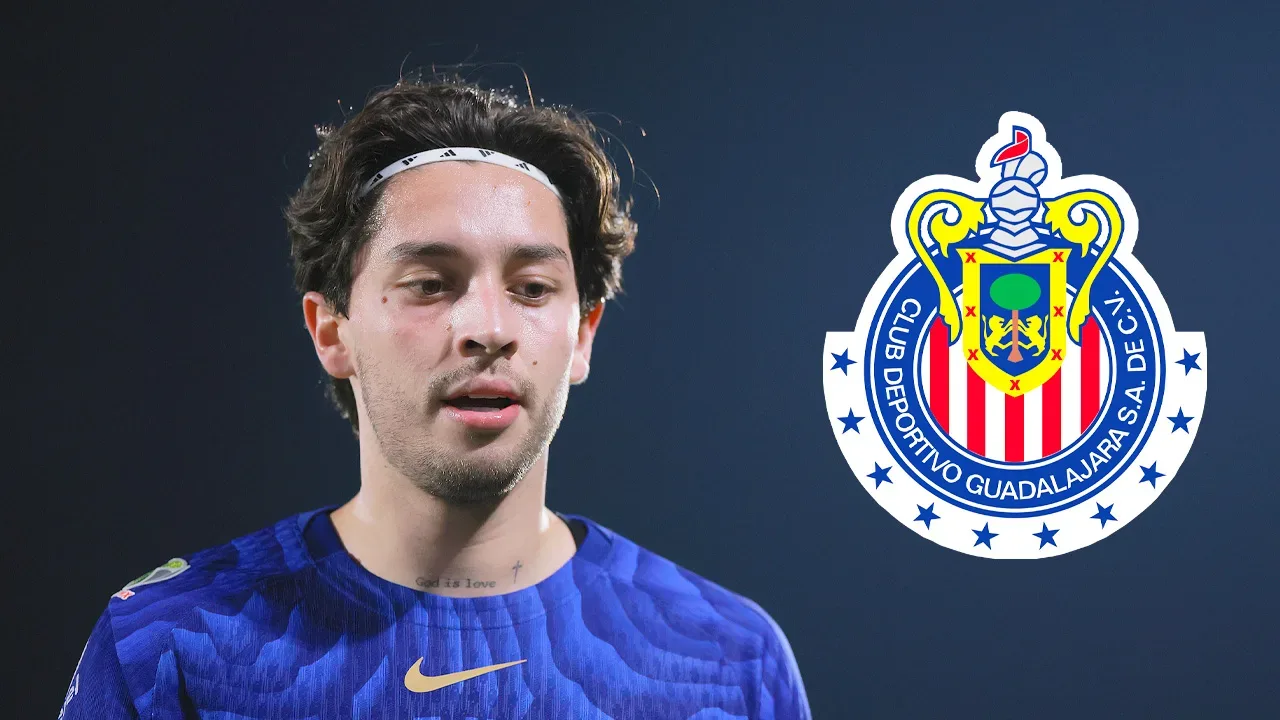 Chivas asegura a Jordan Carrillo tras la salida de Efraín Juárez y el fin del préstamo en Pumas