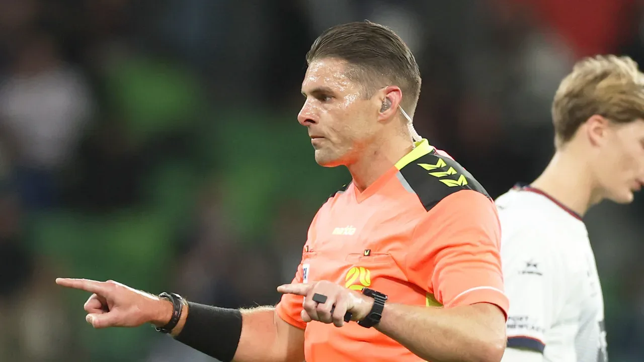 Controversia por el gesto de un árbitro del VAR en el debut de Alemania en Mundial 2026