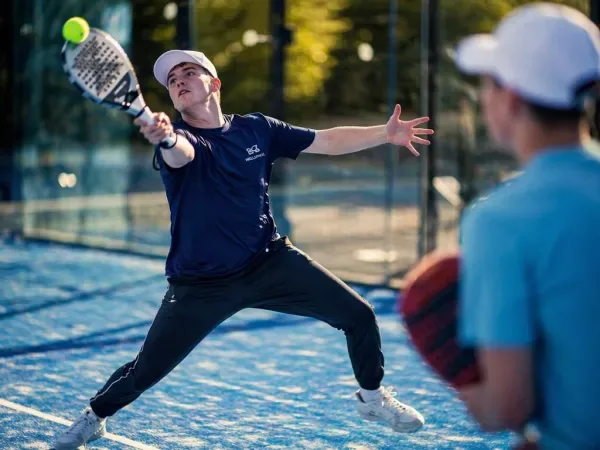 El auge del padel en el Reino Unido impulsa una oferta accesible y de fácil acceso para nuevos jugadores
