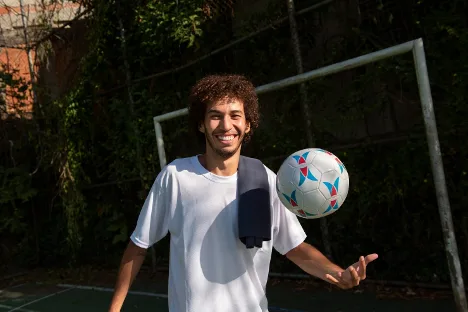 El auge del streaming y las redes sociales transforma el consumo de fútbol juvenil en Jordania