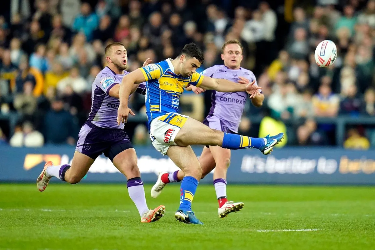 Kevin Sinfield recibe el título de caballero por sus récords en recaudación para la lucha contra la ELA