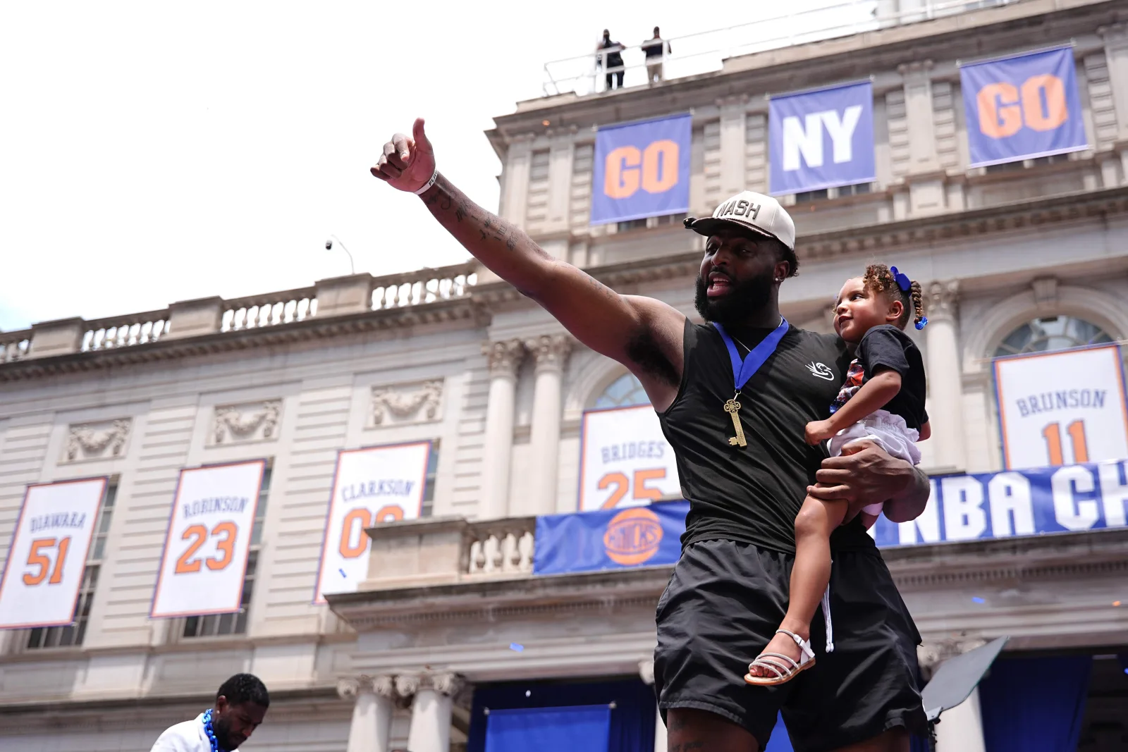 Knicks avanzan en negociaciones para retener a Mitchell Robinson ante interés de Lakers