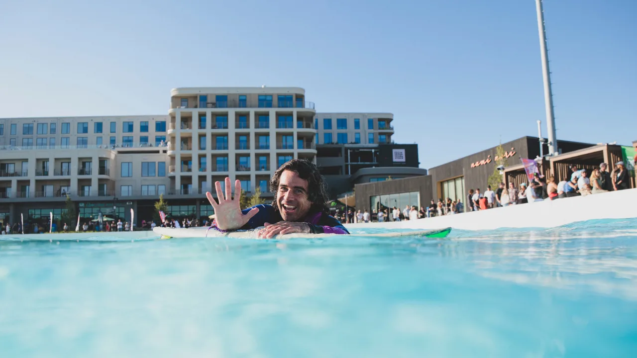 Kona Big Wave fortalece su apuesta en surf con patrocinio oficial en Atlantic Park Surf