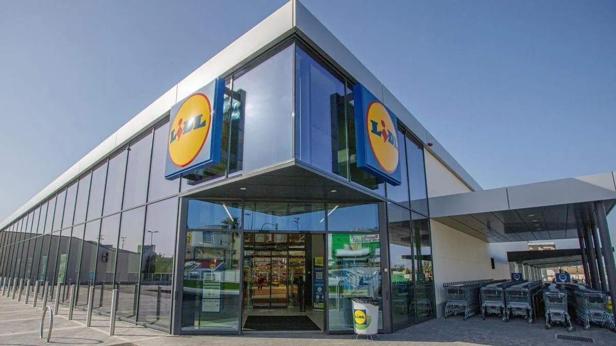 Lidl lanza pala de pádel para principiantes a un precio accesible que promete alta demanda