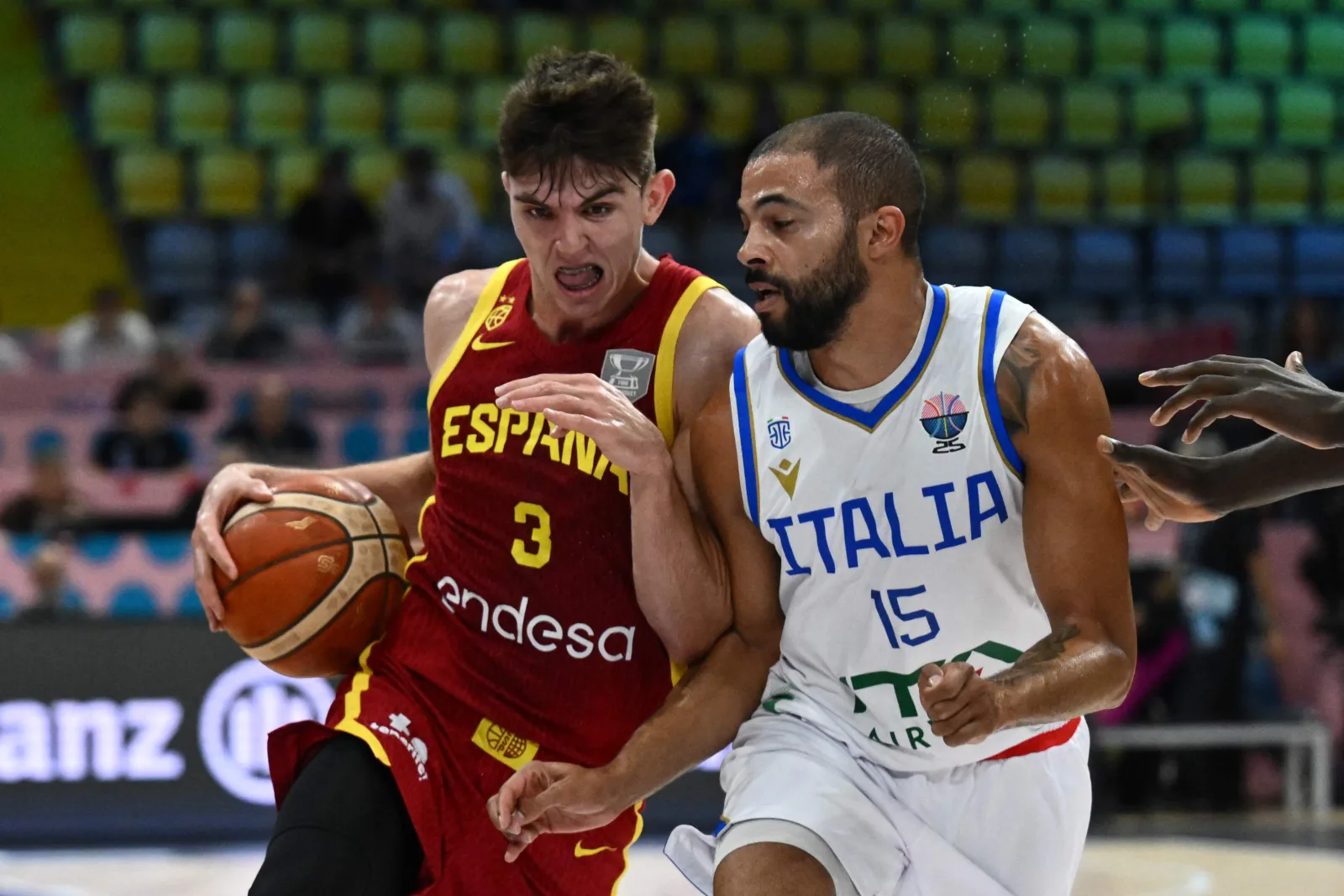 Los Angeles Lakers rastrean al base español Sergio de Larrea como opción para el draft NBA 2026