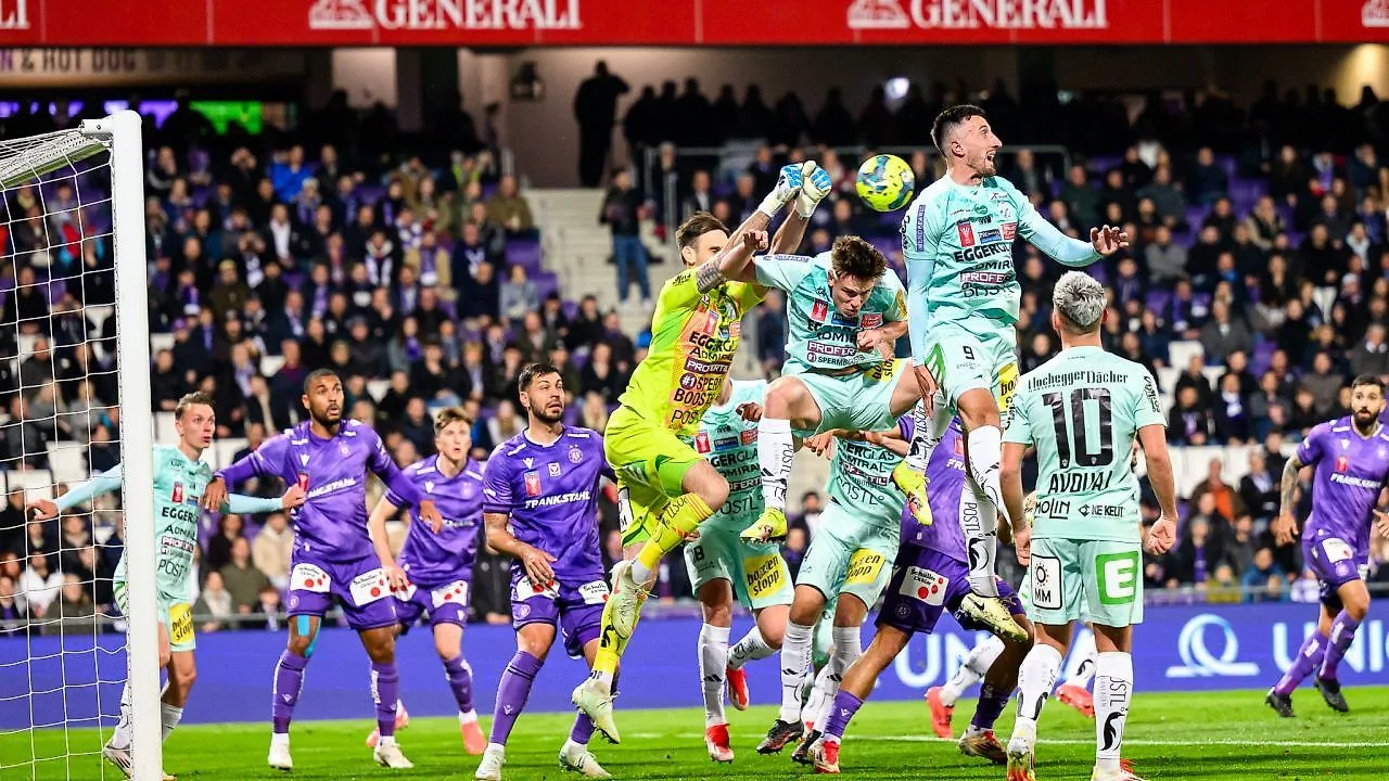 Mirko Kos extiende su contrato con Austria Wien hasta 2028, afianzando la continuidad en el arco