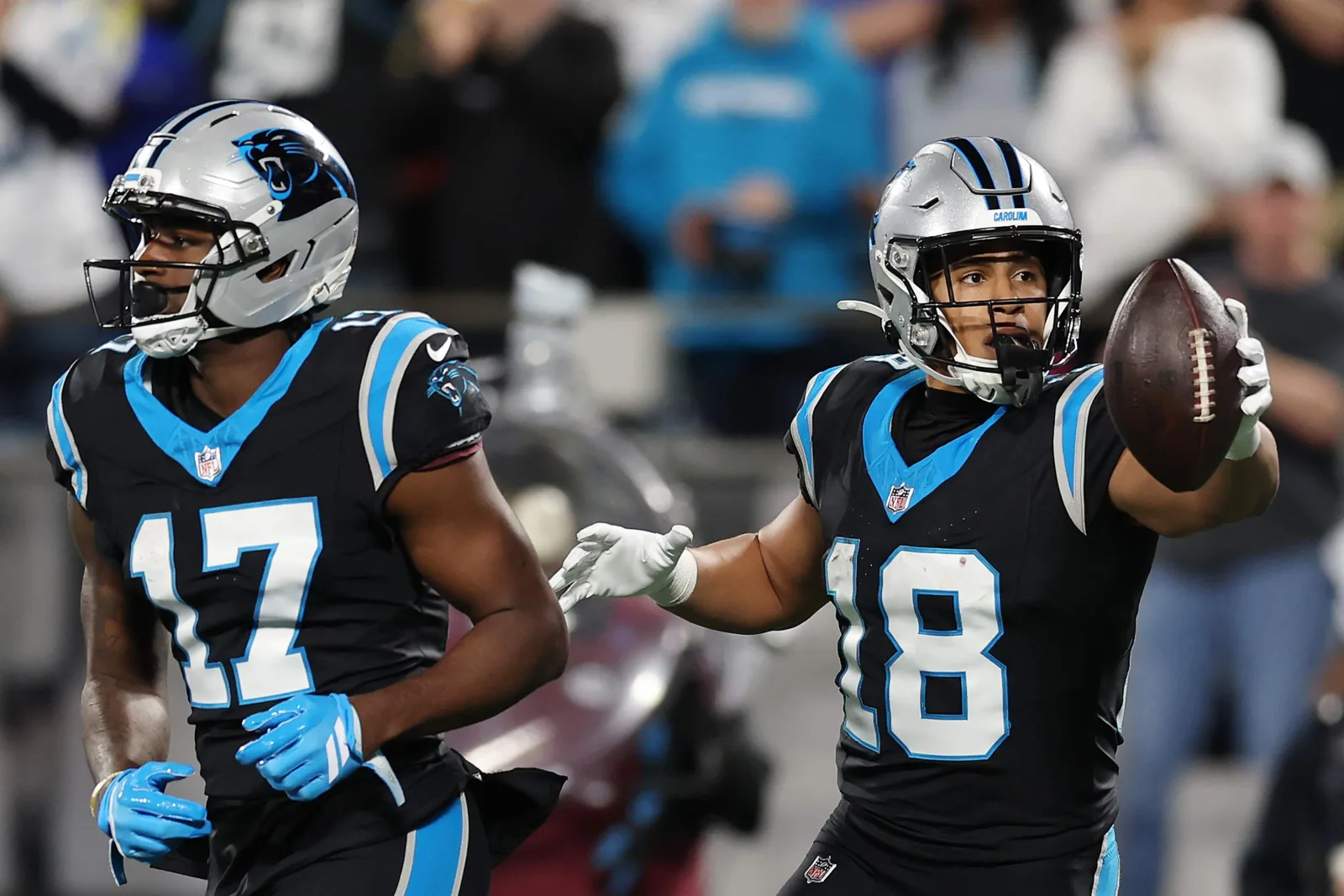 Panthers aseguran a su receptor clave Jalen Coker con extensión por tres años