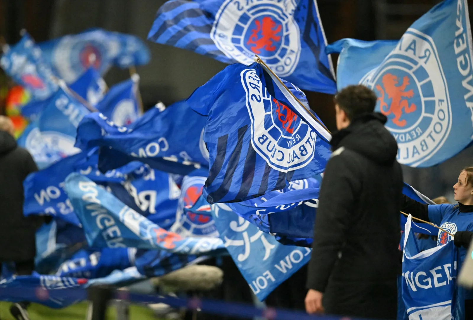 Rangers asegura la continuidad del portero Liam Kelly con un contrato por dos temporadas