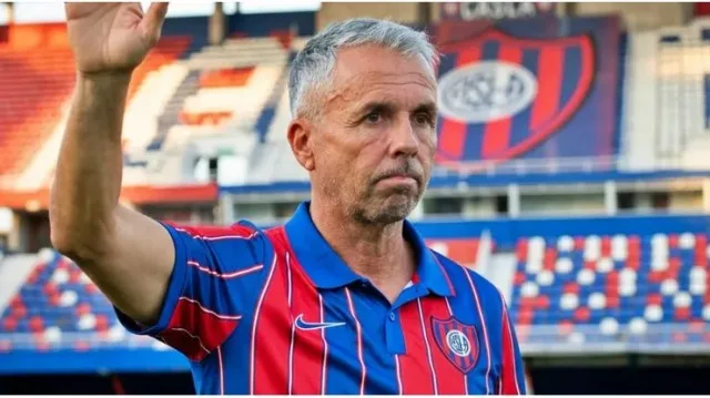San Lorenzo enfrenta nueva crisis tras renuncia inesperada de Gustavo Álvarez