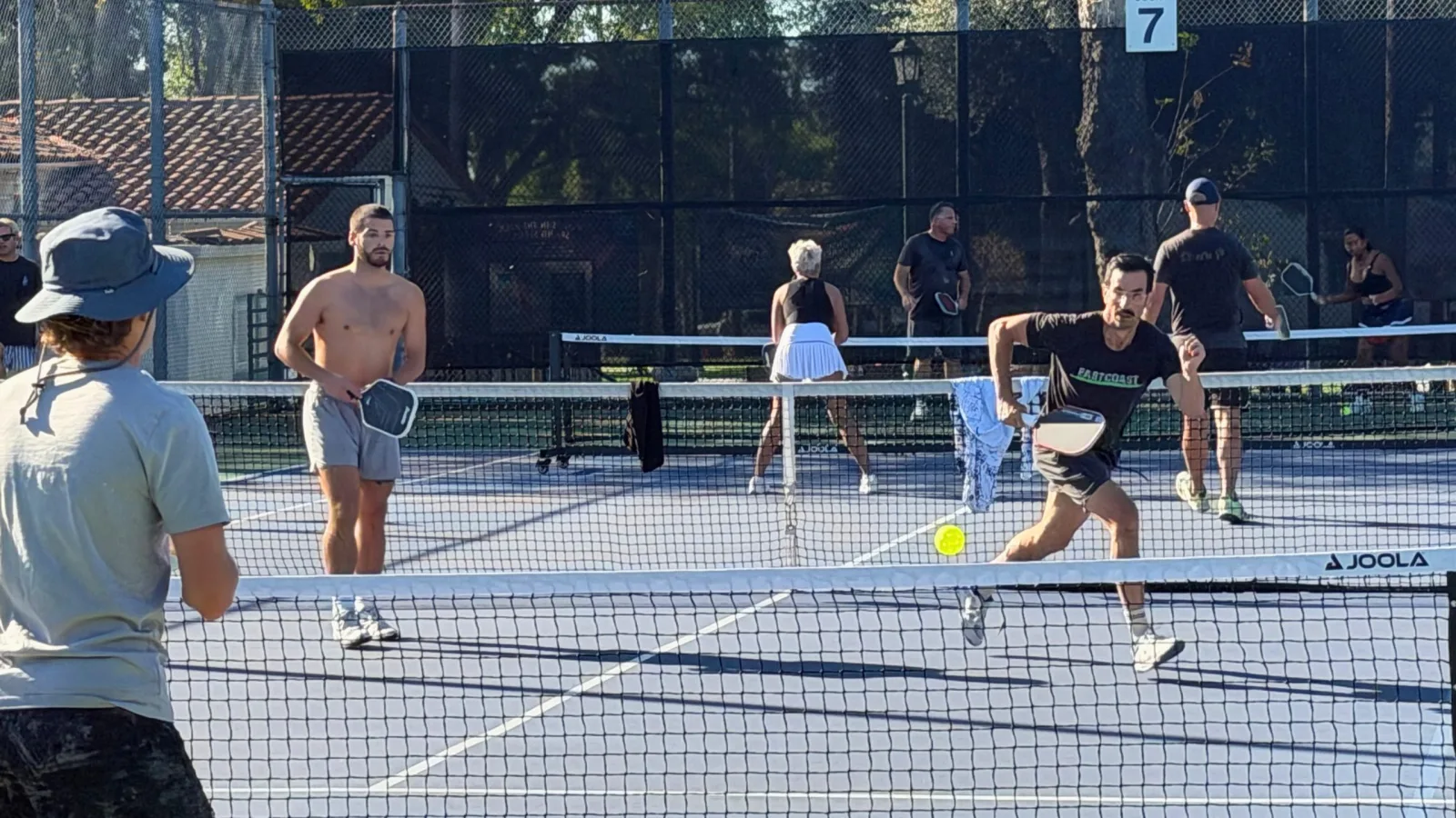 West Hollywood consolida el crecimiento del pickleball con torneo y espacios exclusivos