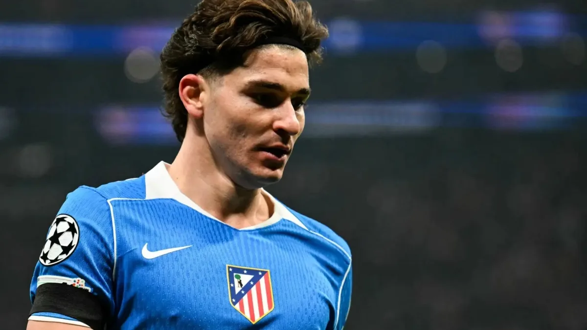 Barcelona lanza oferta combinada para incorporar a Julián Álvarez y contiene el coste