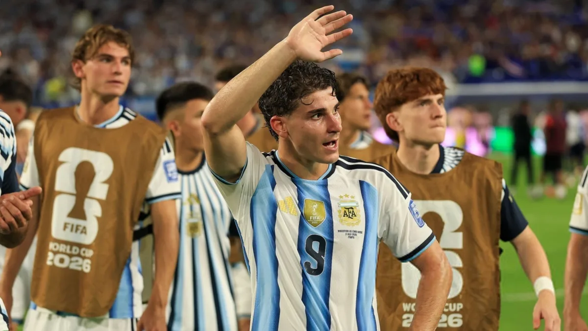 Atlético de Madrid apuesta por fichajes estrella para retener a Julián Álvarez