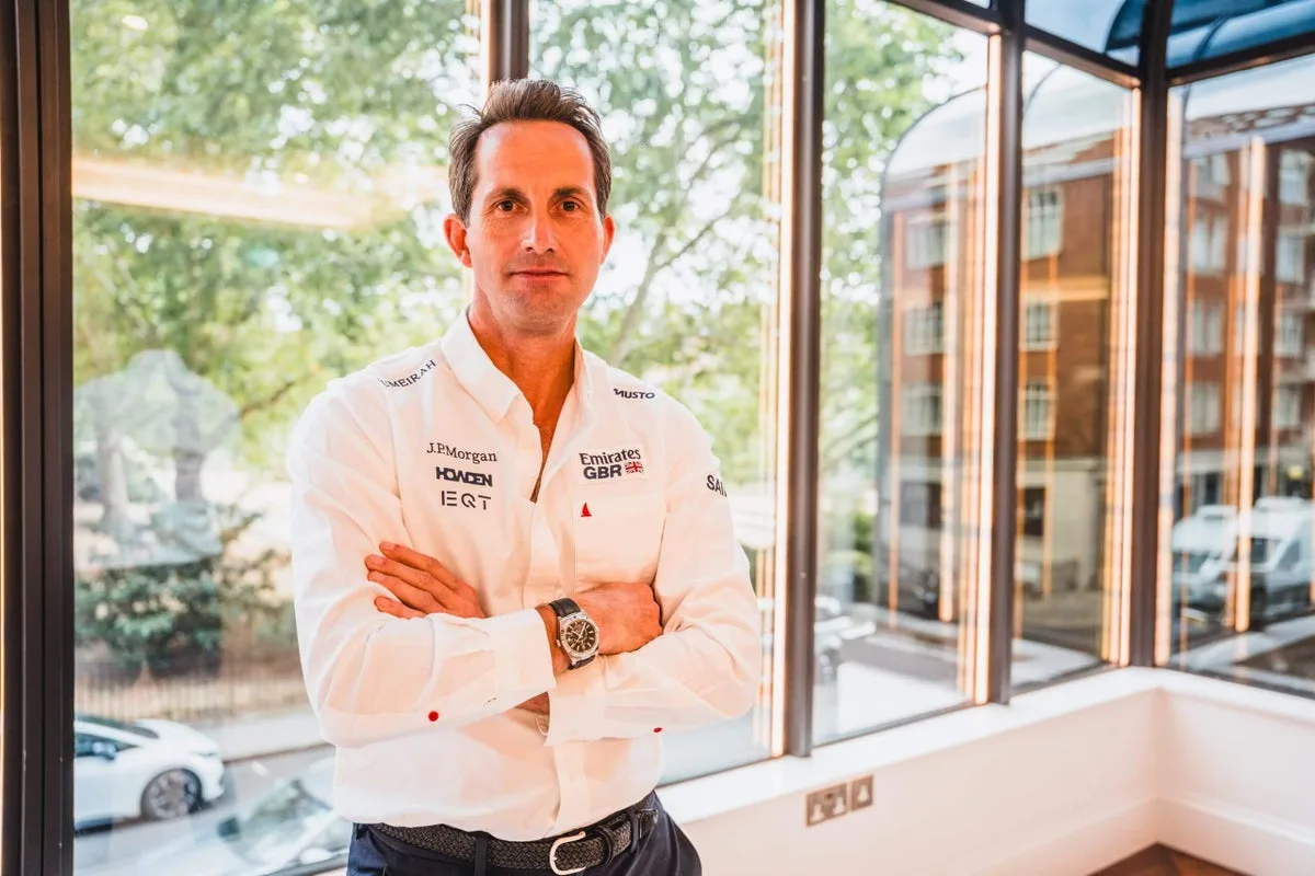 Ben Ainslie enfrenta disputas legales y reestructura su equipo en SailGP tras caída de resultados