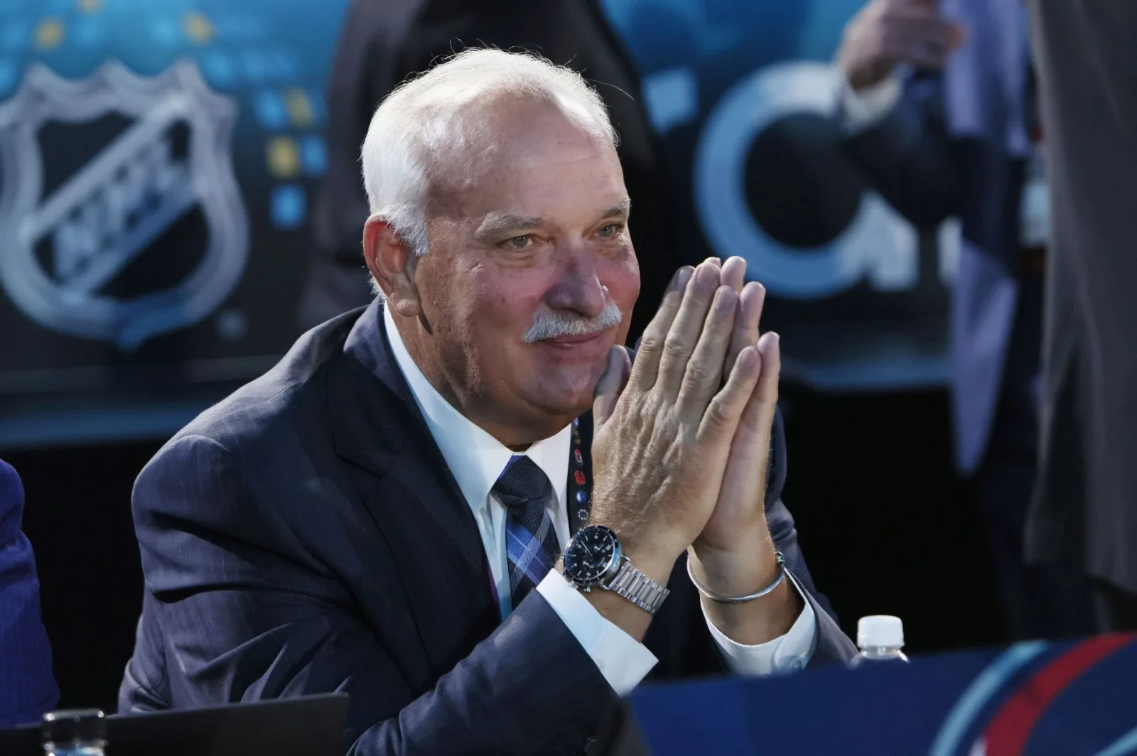Buffalo Sabres refuerza su estructura con John Davidson como asesor senior a los 73 años