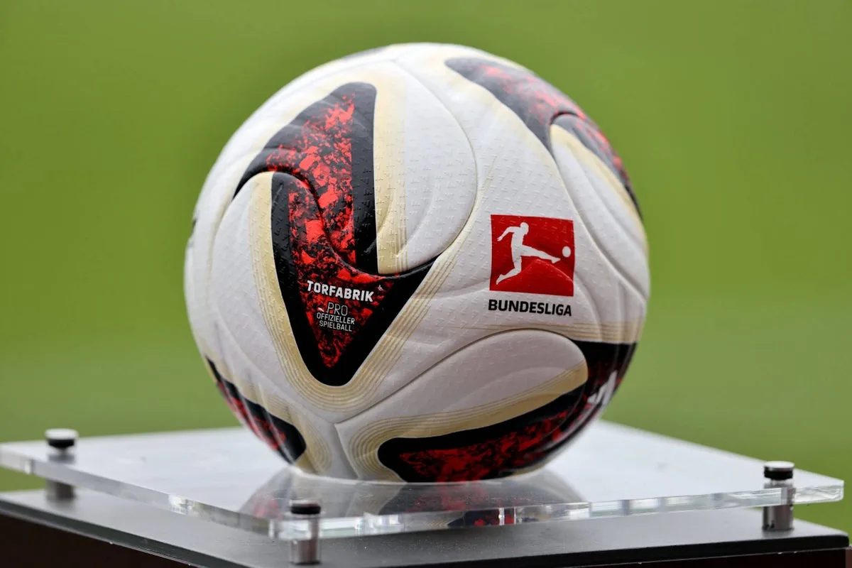Bundesliga alemana negocia préstamo de mil millones de euros con fondo estadounidense Apollo Sports