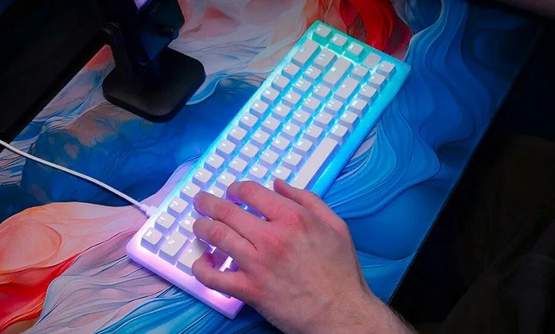 CHERRY Redefine la Experiencia Gaming con su Teclado Mecánico Compacto XTRFY K5V2 8K y Polling Rate de 8000Hz