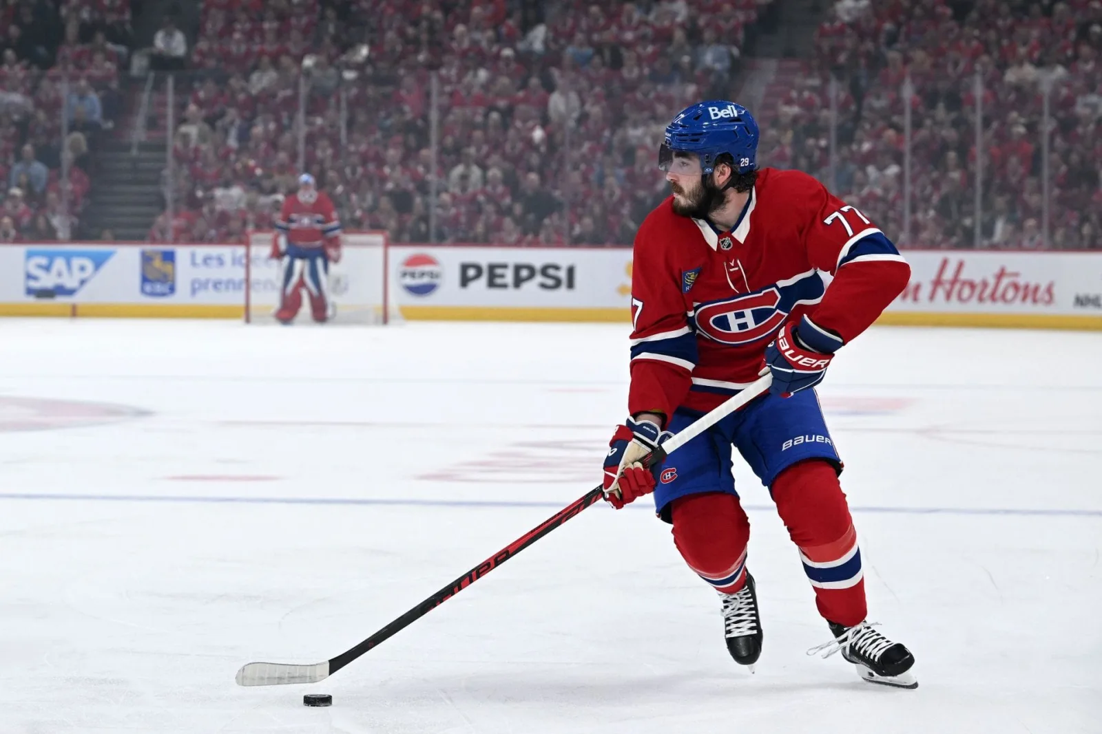 Controversia en Montreal: Kirby Dach busca arbitraje salarial tras lesiones persistentes