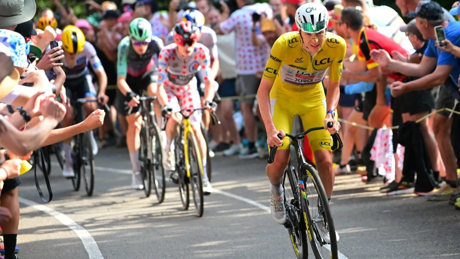 Controversia por tests antidopaje nocturnos en el Tour de France afecta a los principales ciclistas