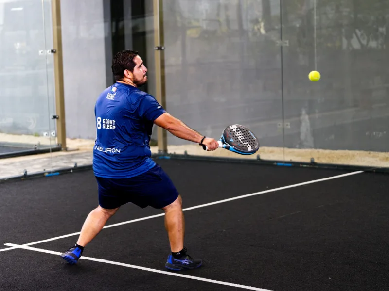 Crecimiento acelerado del padel en el Golfo impulsa demanda y expansión de infraestructura