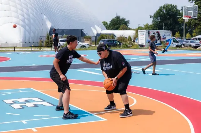 Detroit Pistons entrega a estudiantes de secundaria la gestión de su evento comunitario anual