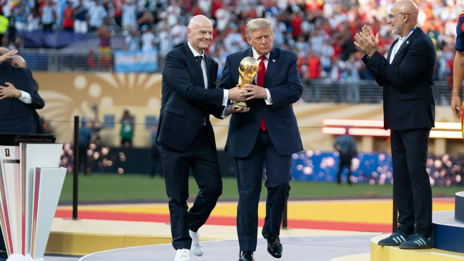 FIFA busca atraer inversionistas privados para comercializar derechos de la Copa Mundial