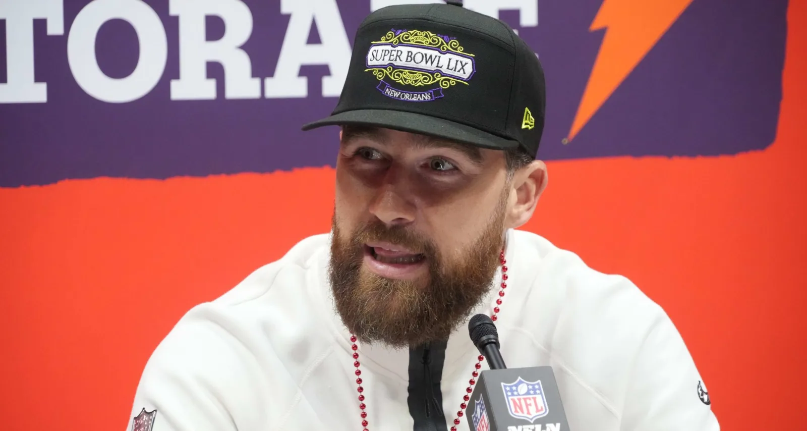 Invitados al matrimonio de Travis Kelce apuntan a sus posibles destinos en la televisión deportiva