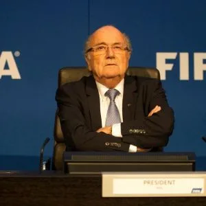 Joseph Blatter alerta sobre la politización en decisiones disciplinarias del Mundial de fútbol