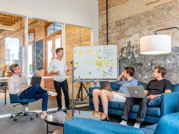 La inteligencia emocional redefine el liderazgo para potenciar equipos leales y productivos
