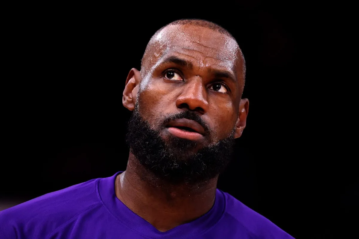 LeBron James firma con los 76ers para su temporada 24 en la NBA