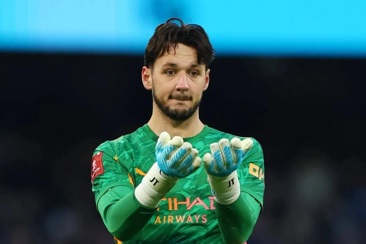 Leeds avanza en negociaciones con Manchester City por James Trafford