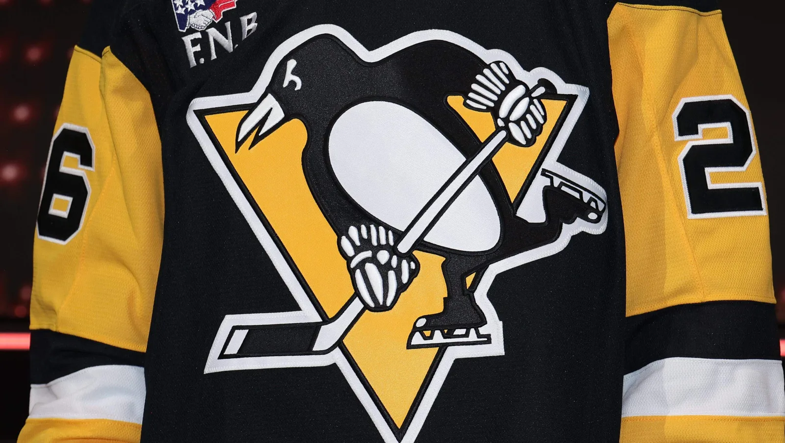 Los Penguins, entre las opciones para fichar a Elias Pettersson tras arbitraje salarial
