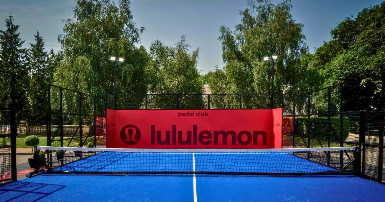 Lululemon impulsa la experiencia de padel con una cancha temporal en Trafford Centre