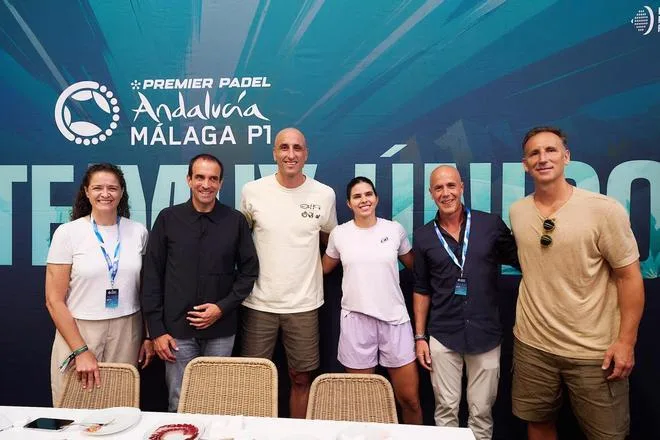 Manu Ginóbili impulsa la visibilidad del pádel al asistir a semifinales del Andalucía Málaga Premier Padel P1