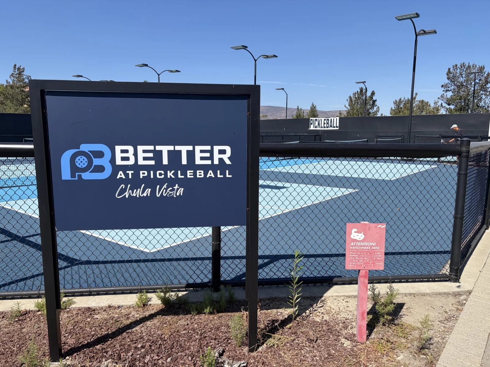 Mujer demanda a Chula Vista por accidente eléctrico en cancha de pickleball bajo administración pública y privada