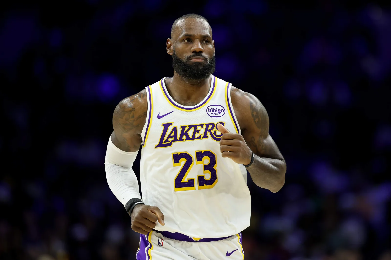 Opciones financieras y estratégicas de los Cavaliers para retener a LeBron James en la agencia libre