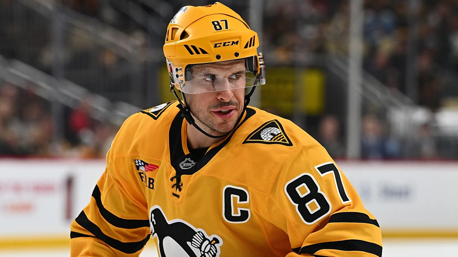 Penguins acercan negociaciones para fichar a Jason Robertson, agente libre restringido destacado