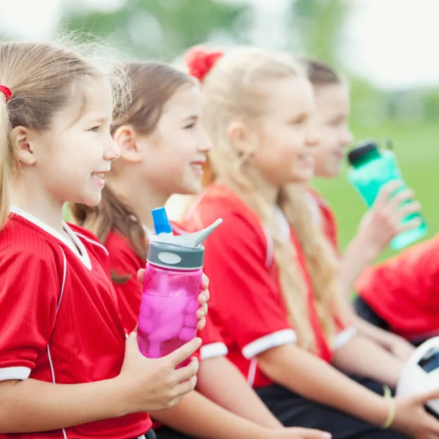 Prevención de enfermedades por calor en jóvenes atletas: claves para entrenamientos seguros