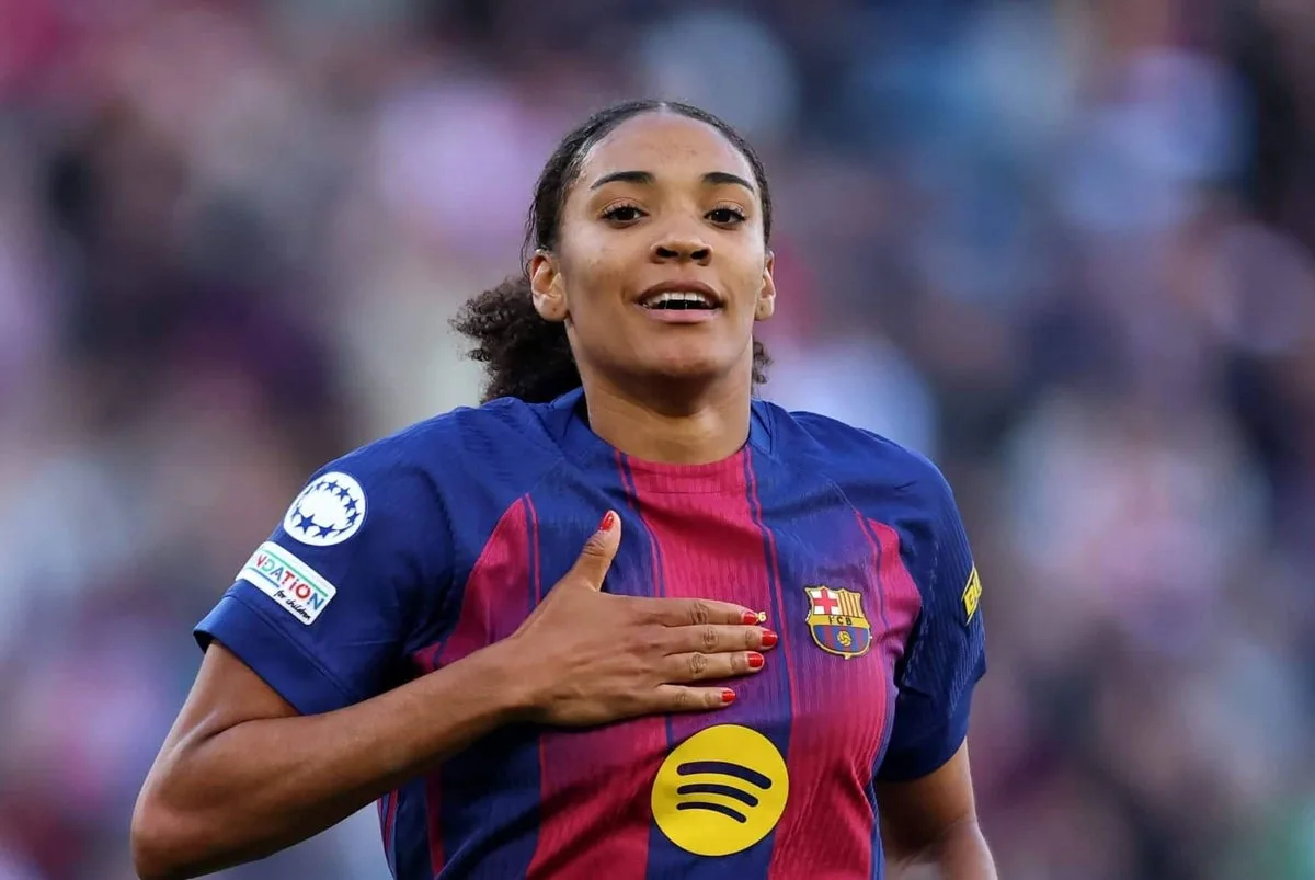 Salma Paralluelo firma con OL Lyonnes tras salir gratis del Barcelona