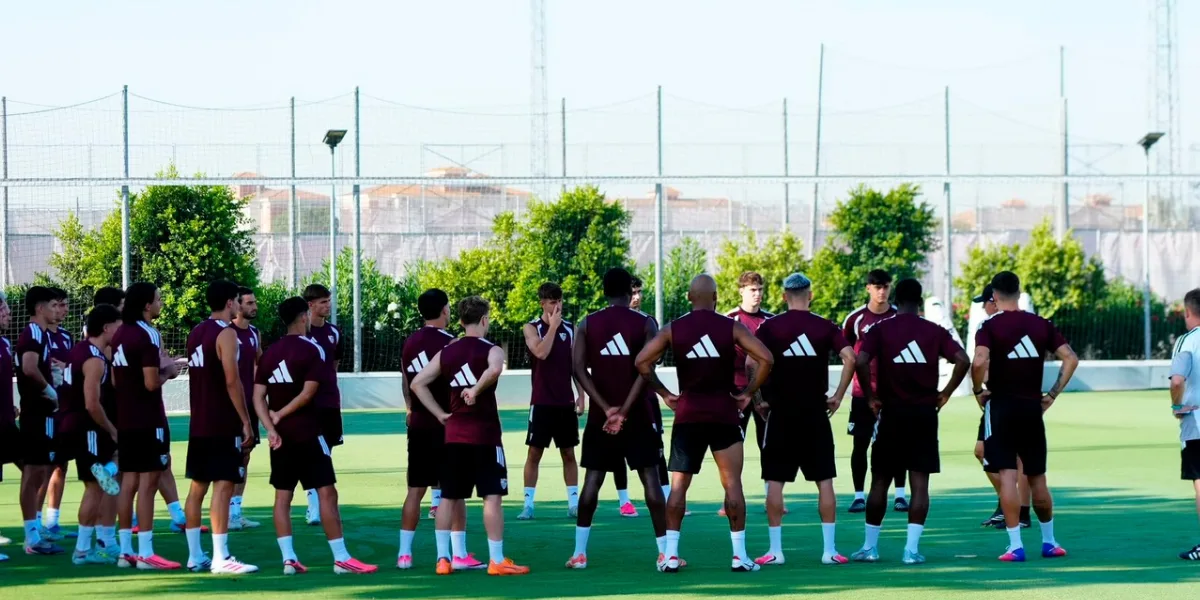 Sevilla FC afronta desafío financiero para inscribir a nueve jugadores antes del arranque de liga