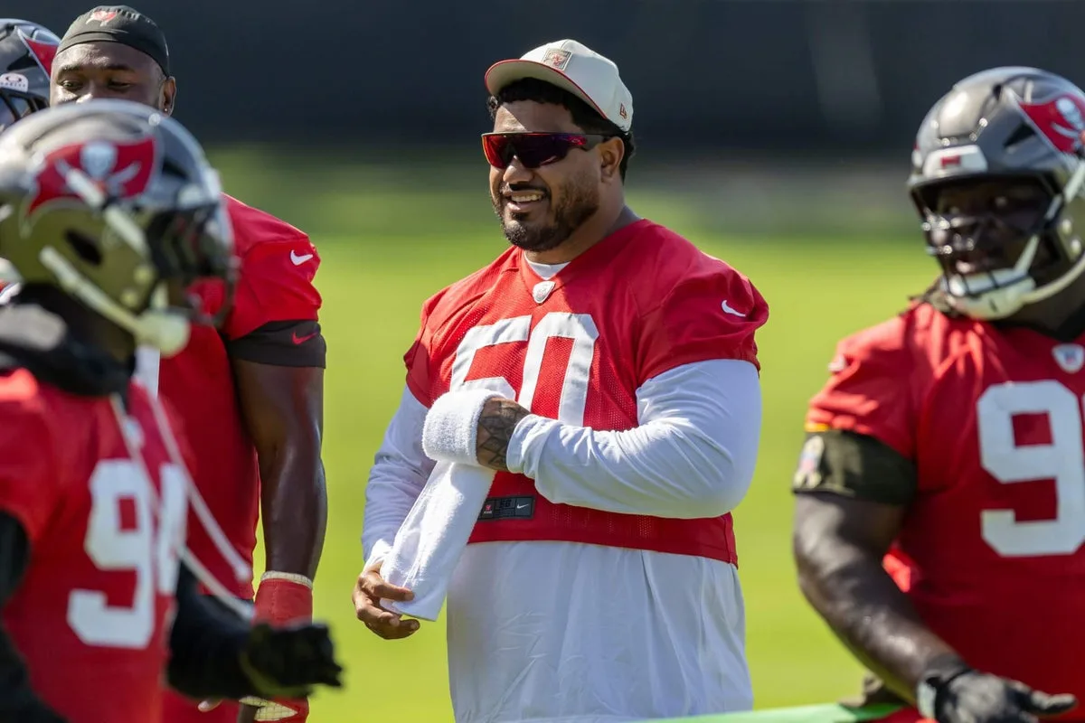 Vita Vea solicita cambio de equipo tras estancarse negociaciones con Buccaneers