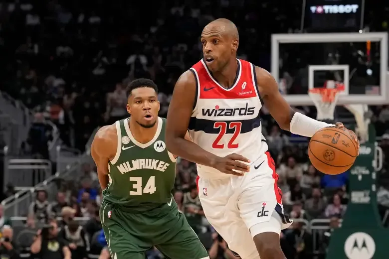 Wizards refuerzan su plantel con Khris Middleton tras acuerdo entre seis equipos