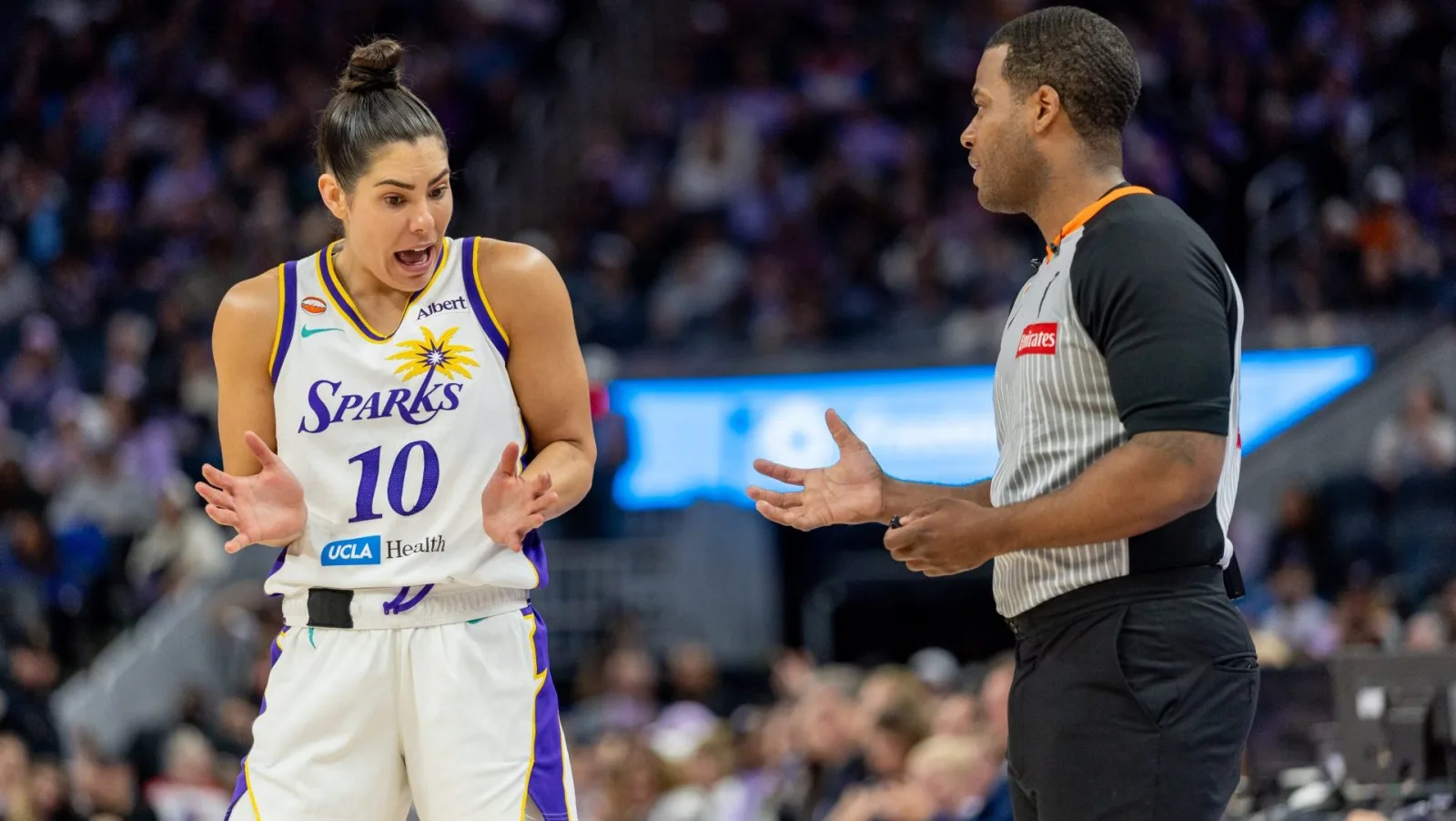 WNBA invertirá millones en un centro de repetición para mejorar el arbitraje desde 2027