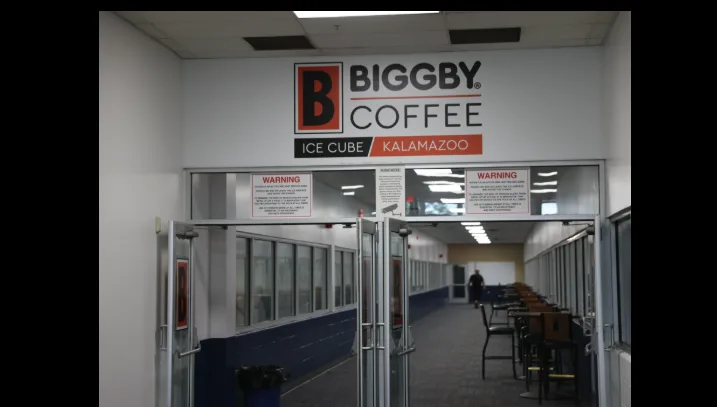 Black Bear Sports Group relanza sede de hockey en Kalamazoo con naming de BIGGBY COFFEE