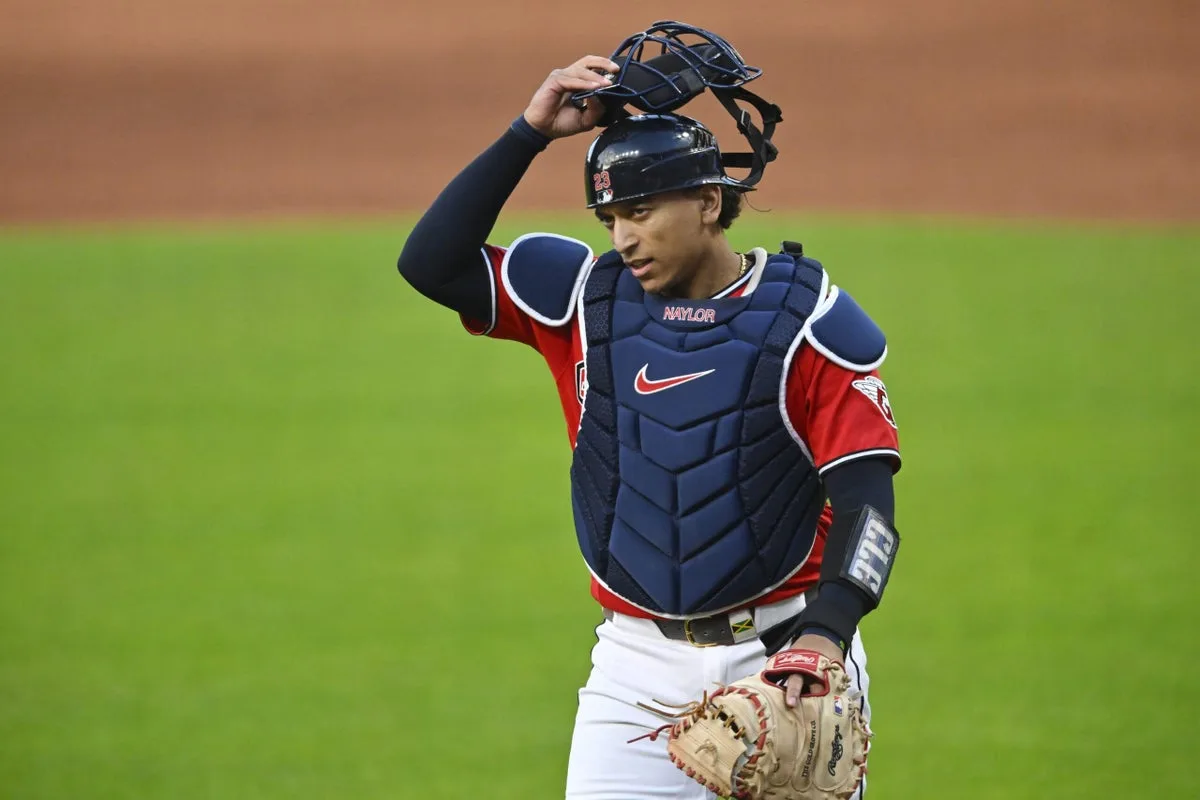 Brewers refuerzan su banca con la incorporación de Bo Naylor desde los Guardians