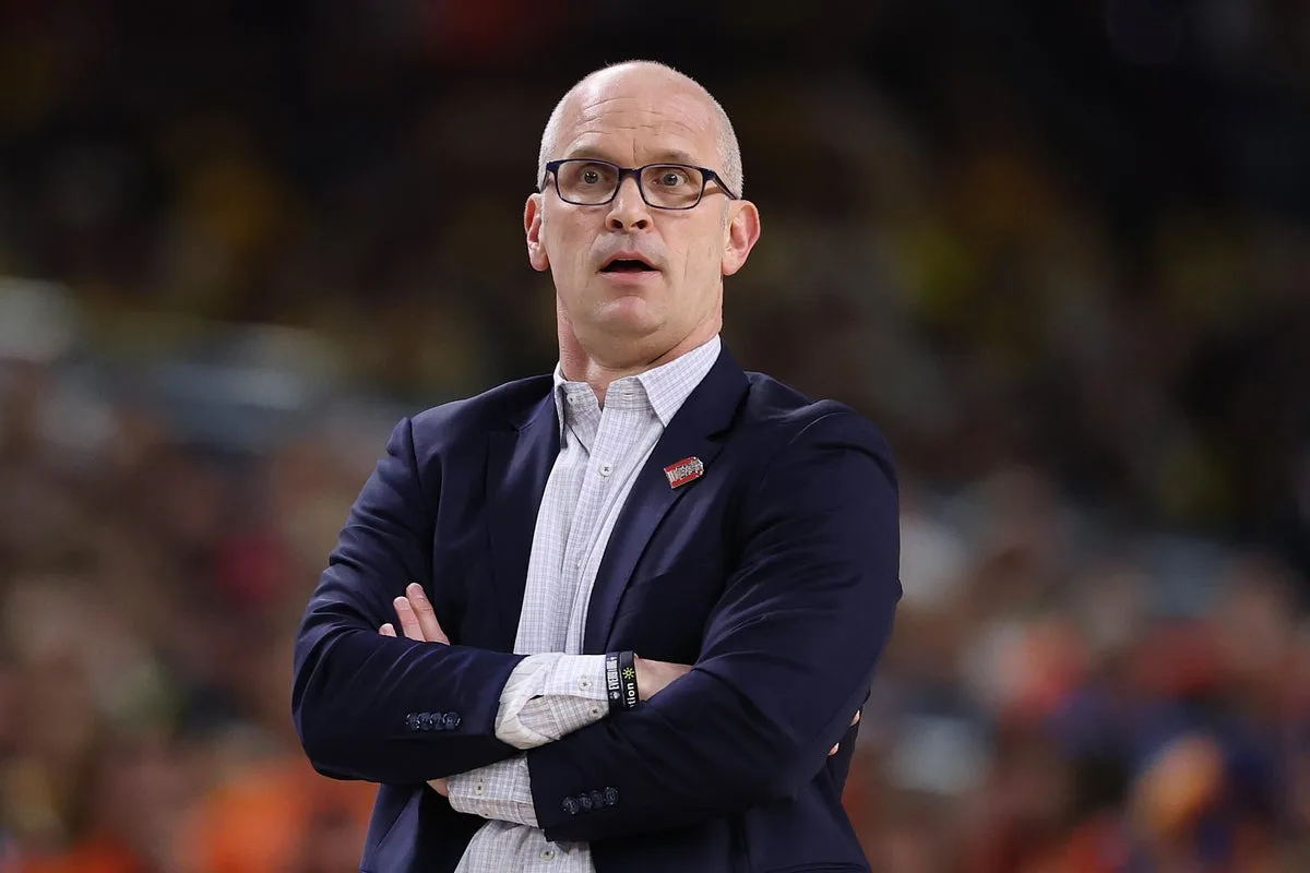 Dan Hurley advierte que las sentencias judiciales complican la gestión de plantillas en el baloncesto universitario