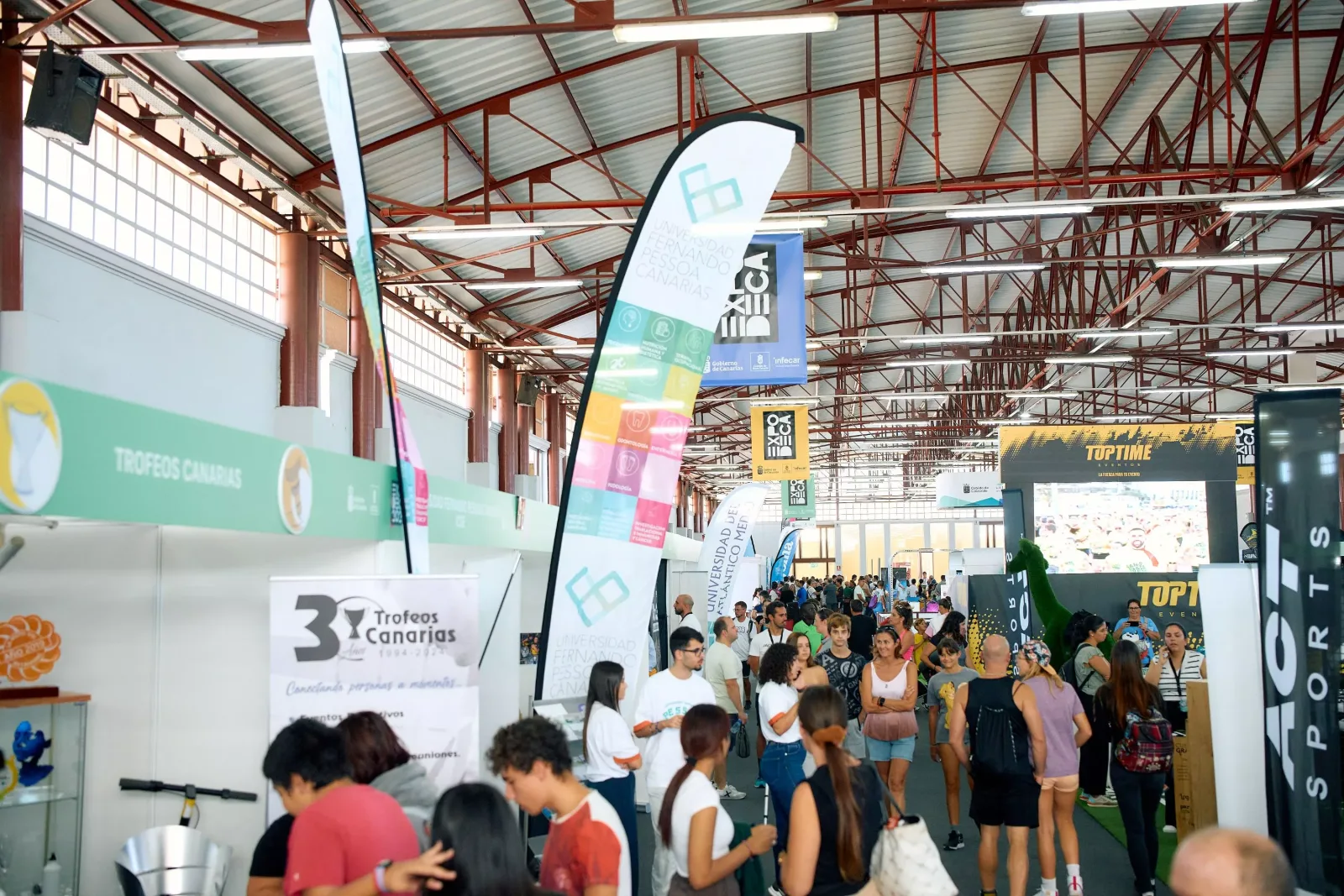 El sector deportivo en Canarias genera más de 5.700 millones de euros y supera 66.000 empleos