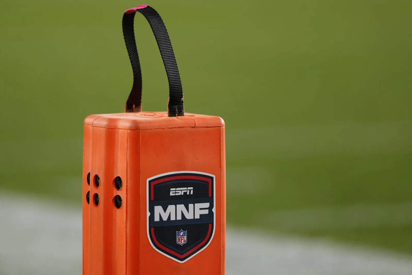 ESPN amplía su presencia en la pretemporada de la NFL tras acuerdo de participación accionaria