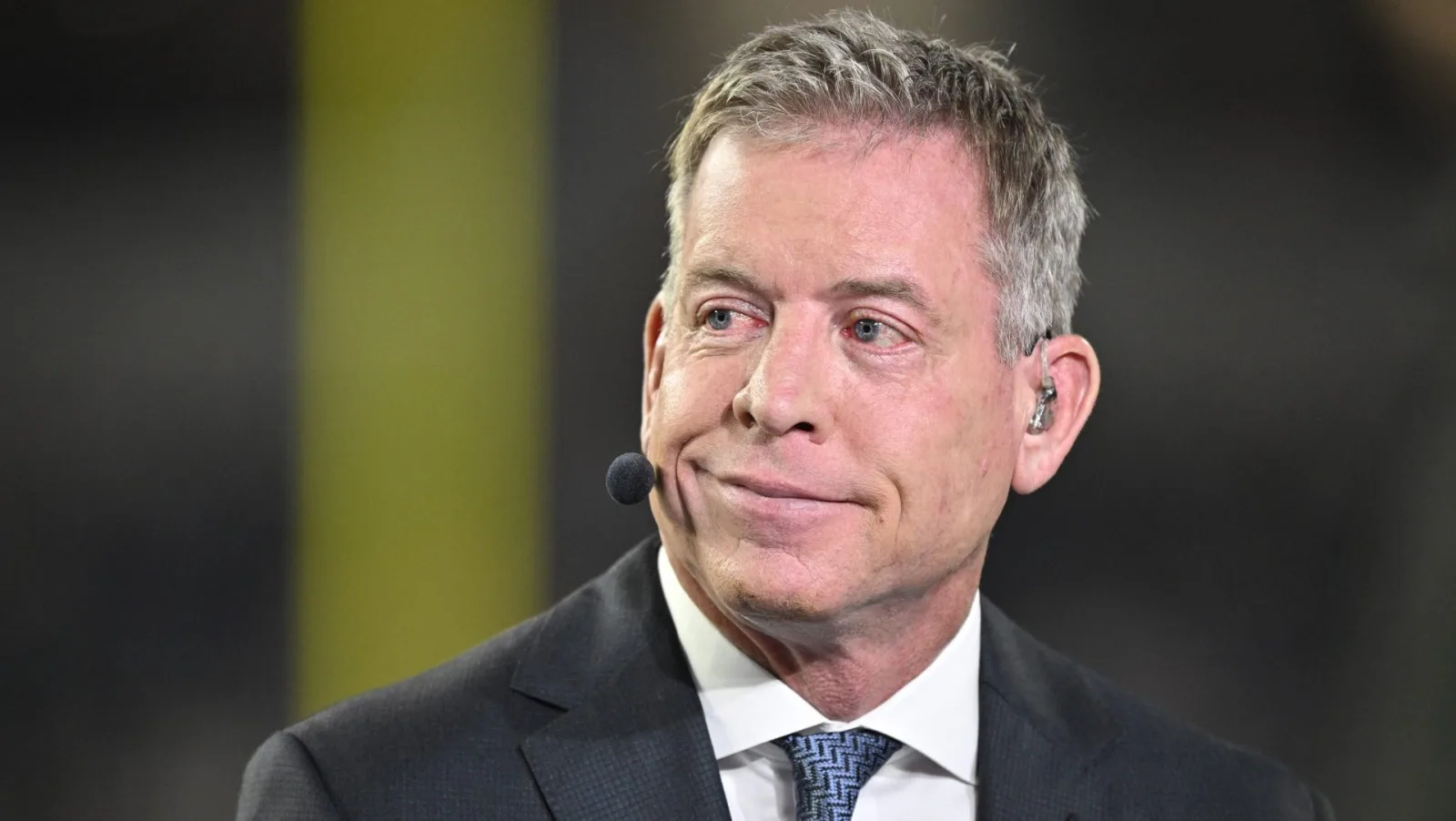 La NFL extiende las restricciones de acceso a equipos a Troy Aikman, mantiene las de Tom Brady